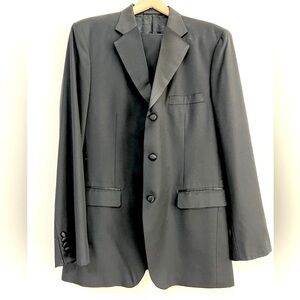 - Men’s Tuxedo. 100% Handmade. Stunning Quality. Size 44L